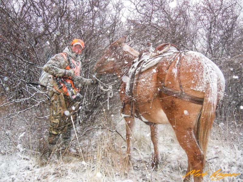 HHS, Horseback hunting in snow, copyright Mark Kayser